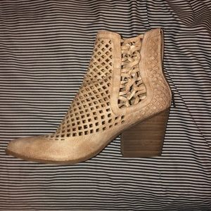 Coconuts by Matisse Cut Out Booties